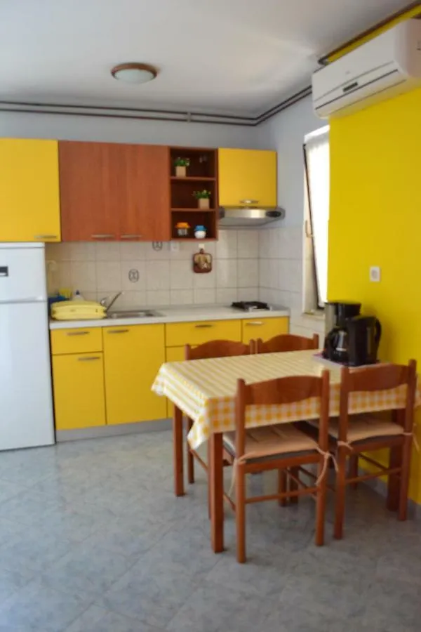 Guest house Apartments Lera Porec